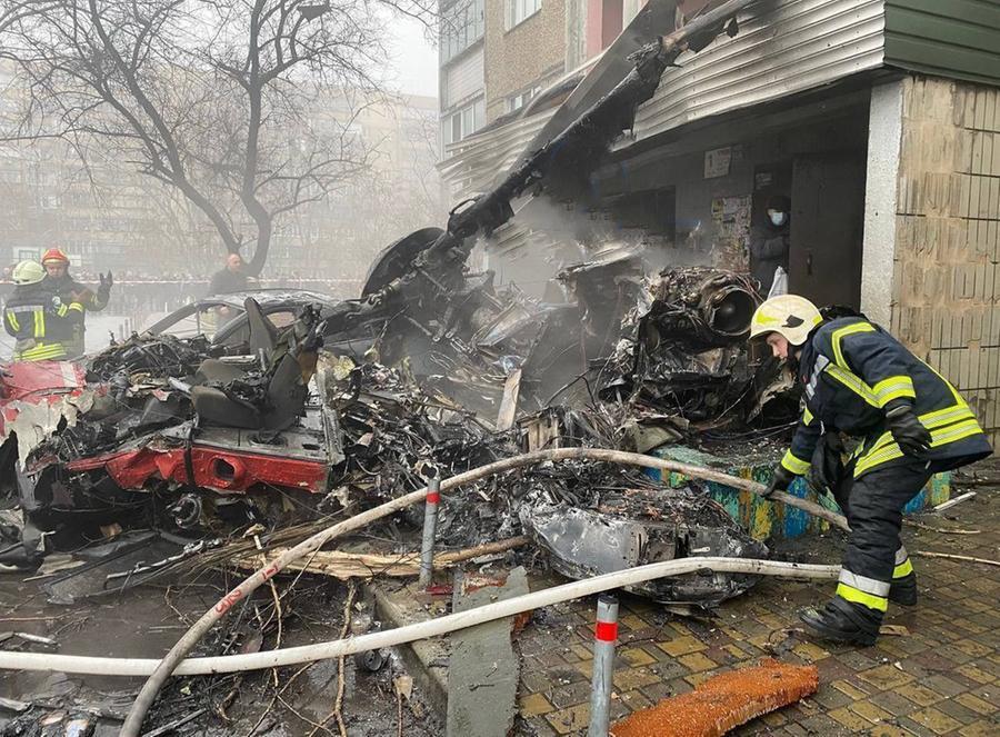 ucraina,-si-schianta-un-elicottero: secondo-la-polizia-tra-i-16-morti-c’e-anche-il-ministro-dell’interno