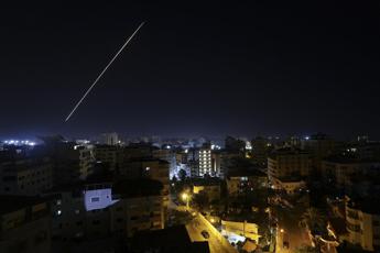 razzi-da-gaza,-caccia-israeliani-colpiscono-postazioni-hamas-nella-striscia